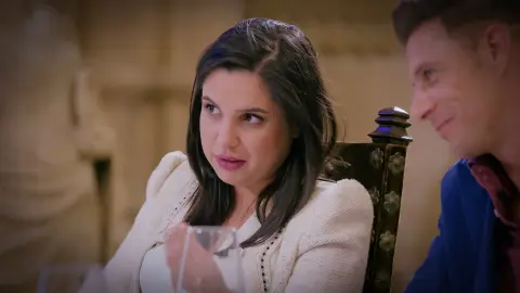 Joaquín pregunta como es Miguel Ángel Revilla en su papel de marido. Aurora Díaz asegura que es “tal cuál lo ves”. La mujer del presidente de Cantabria recuerda los inicios de su relación con el político. “Me conquistó cantando” le confiesa Aurora Díaz a Joaquín Sánchez. La mujer de Revilla se muestra una entusiasta de la canción y afirma que en casa cantan todos “viene muy bien para el espíritu”. Aurora asegura que Miguel Ángel Revilla canta muy bien y le gustaban mucho las rancheras. La mujer de Revilla entona un poco la canción con la que el político la conquistó. Su mujer habla sobre los problemas que tenía para ligar Miguel Ángel Revilla de joven. “Ya iba con el no en la cara”. Aurora afirma que lo que le conquistó de su marido fue su simpatía, su inteligencia y su honestidad. Joaquín pregunta como es Miguel Ángel Revilla en su papel de marido. Aurora Díaz asegura que es “tal cuál lo ves”. La mujer del presidente de Cantabria recuerda los inicios de su relación con el político. “Me conquistó cantando” le confiesa Aurora Díaz a Joaquín Sánchez. La mujer de Revilla se muestra una entusiasta de la canción y afirma que en casa cantan todos “viene muy bien para el espíritu”. Aurora asegura que Miguel Ángel Revilla canta muy bien y le gustaban mucho las rancheras. La mujer de Revilla entona un poco la canción con la que el político la conquistó. Su mujer habla sobre los problemas que tenía para ligar Miguel Ángel Revilla de joven. “Ya iba con el no en la cara”. Aurora afirma que lo que le conquistó de su marido fue su simpatía, su inteligencia y su honestidad.