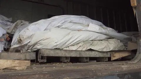 Cadáveres de soldados apilados unos sobre otros Cadáveres de soldados apilados unos sobre otros