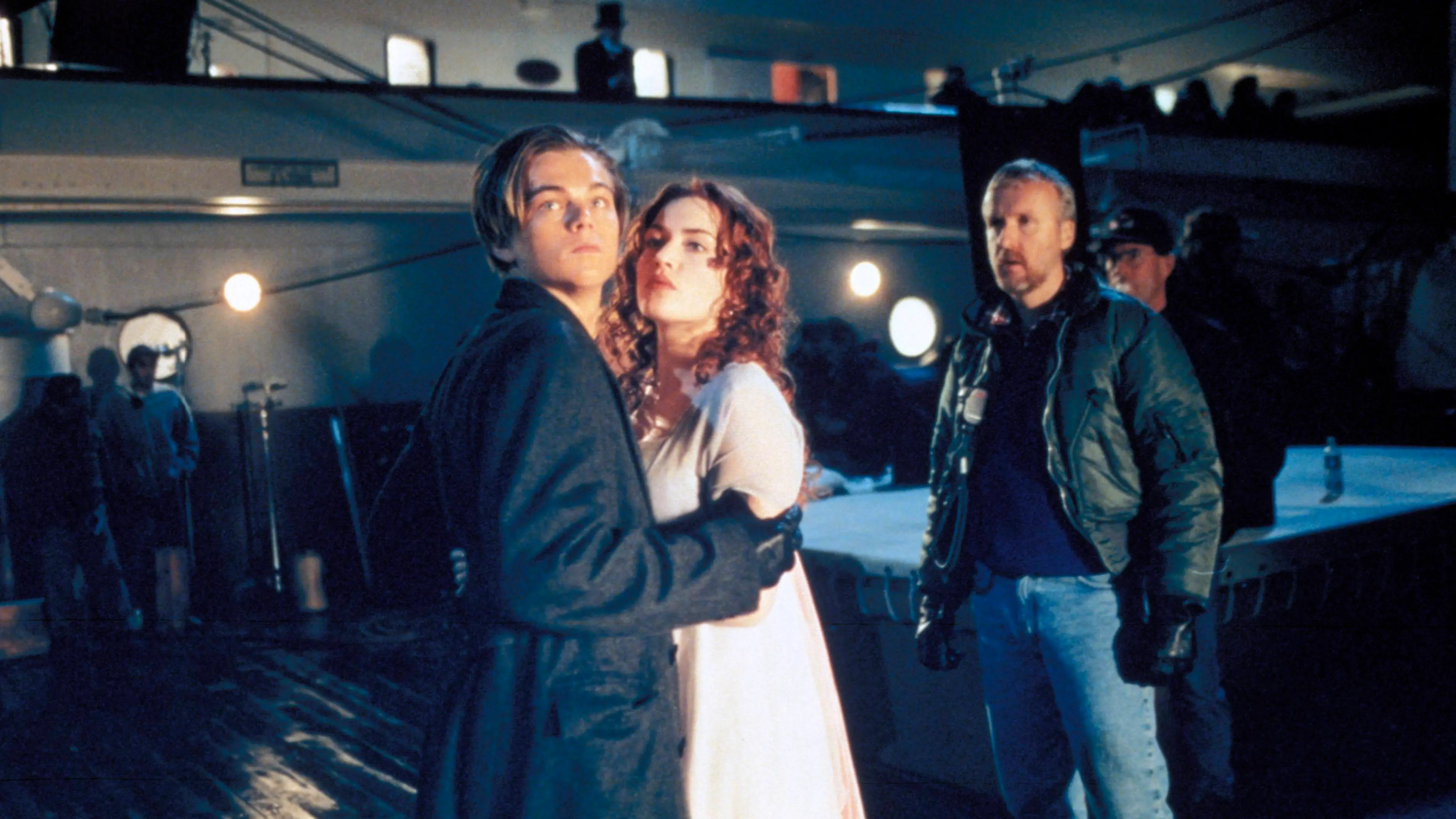 Leonardo DiCaprio, Kate Winslet y James Cameron en el rodaje de 'Titanic' Leonardo DiCaprio, Kate Winslet y James Cameron en el rodaje de 'Titanic'