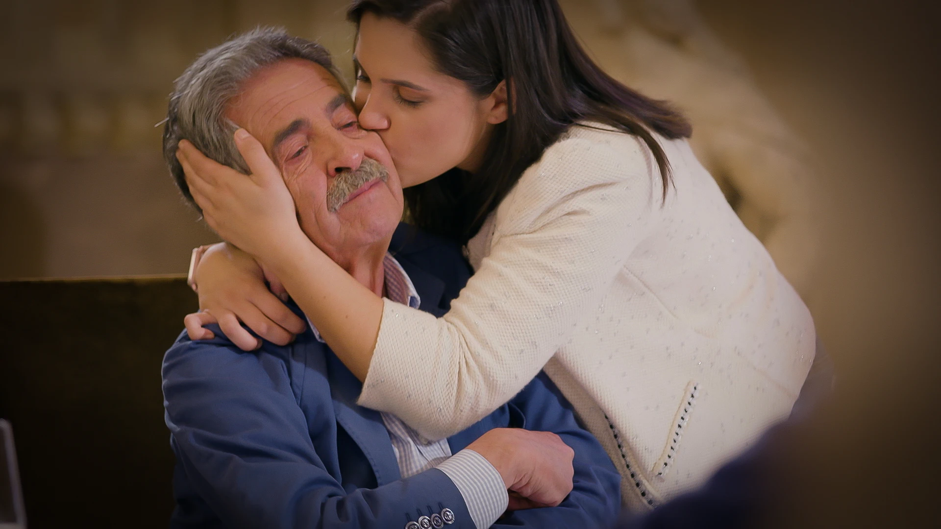 Las lágrimas de Miguel Ángel Revilla ante las bonitas palabras de su hija Lara Las lágrimas de Miguel Ángel Revilla ante las bonitas palabras de su hija Lara