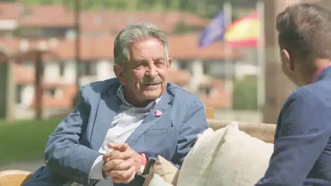 Vídeo inédito: La anécdota de la infancia de Miguel Ángel Revilla: “Me escapé de casa para no ir al seminario” Vídeo inédito: La anécdota de la infancia de Miguel Ángel Revilla: “Me escapé de casa para no ir al seminario”