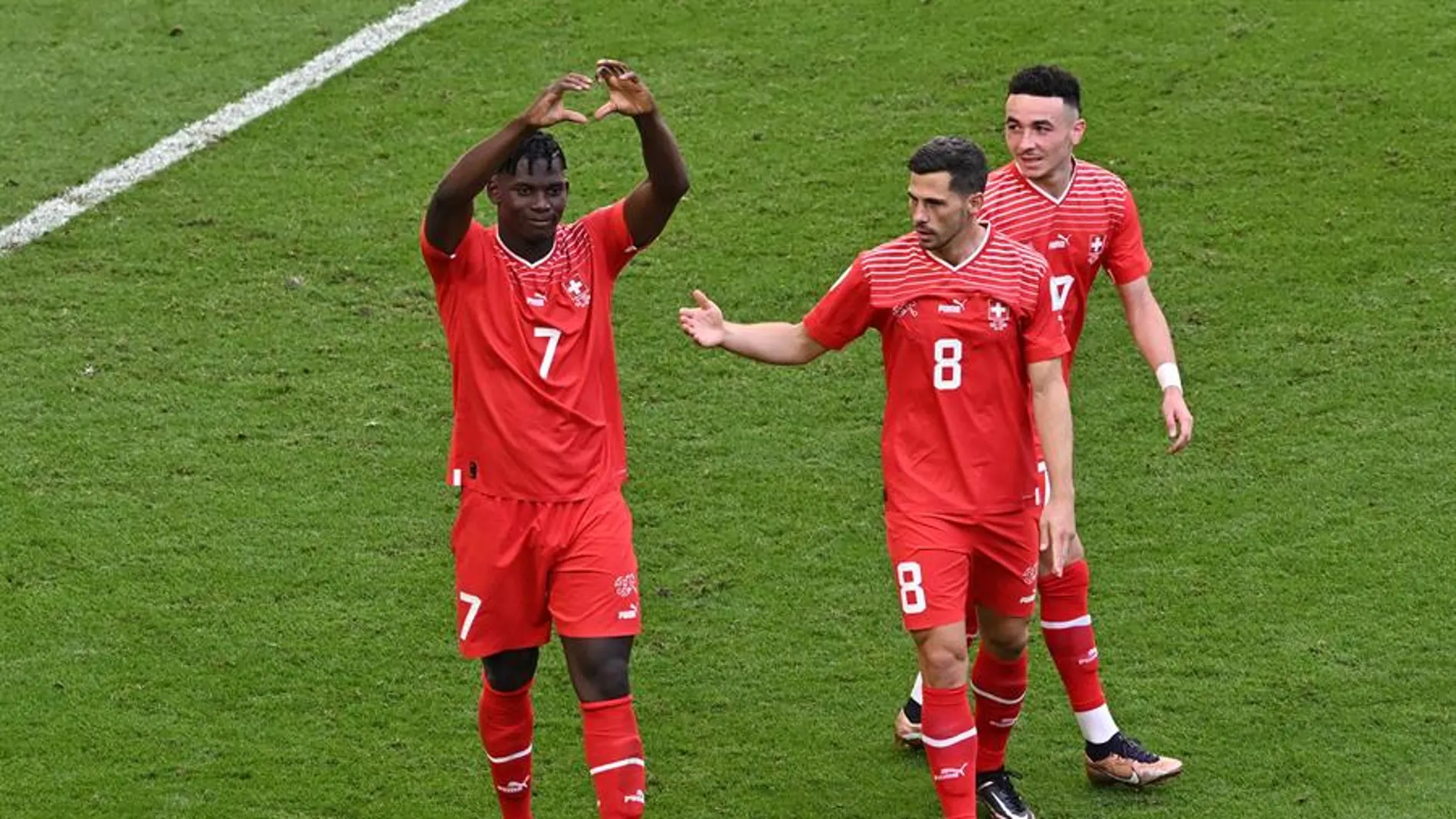 Embolo celebra su gol ante Camerún