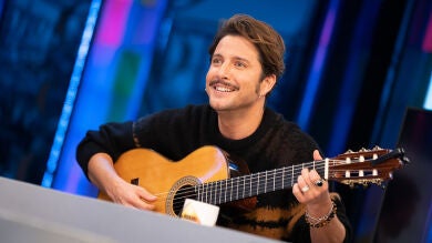 Manuel Carrasco convierte en arte una canción escrita por una máquina: 