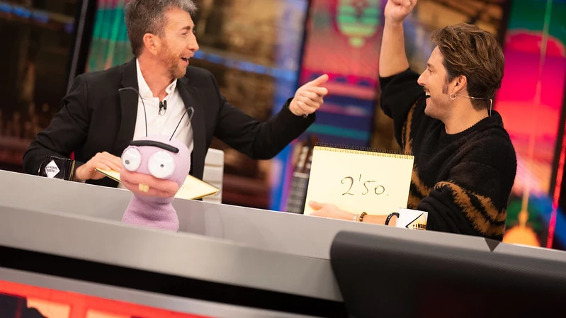 &iexcl;Ajustad&iacute;simo duelo en &lsquo;El Hormiguero&rsquo;! Manuel Carrasco o Pablo Motos, &iquest;qui&eacute;n tiene mejor intuici&oacute;n econ&oacute;mica?