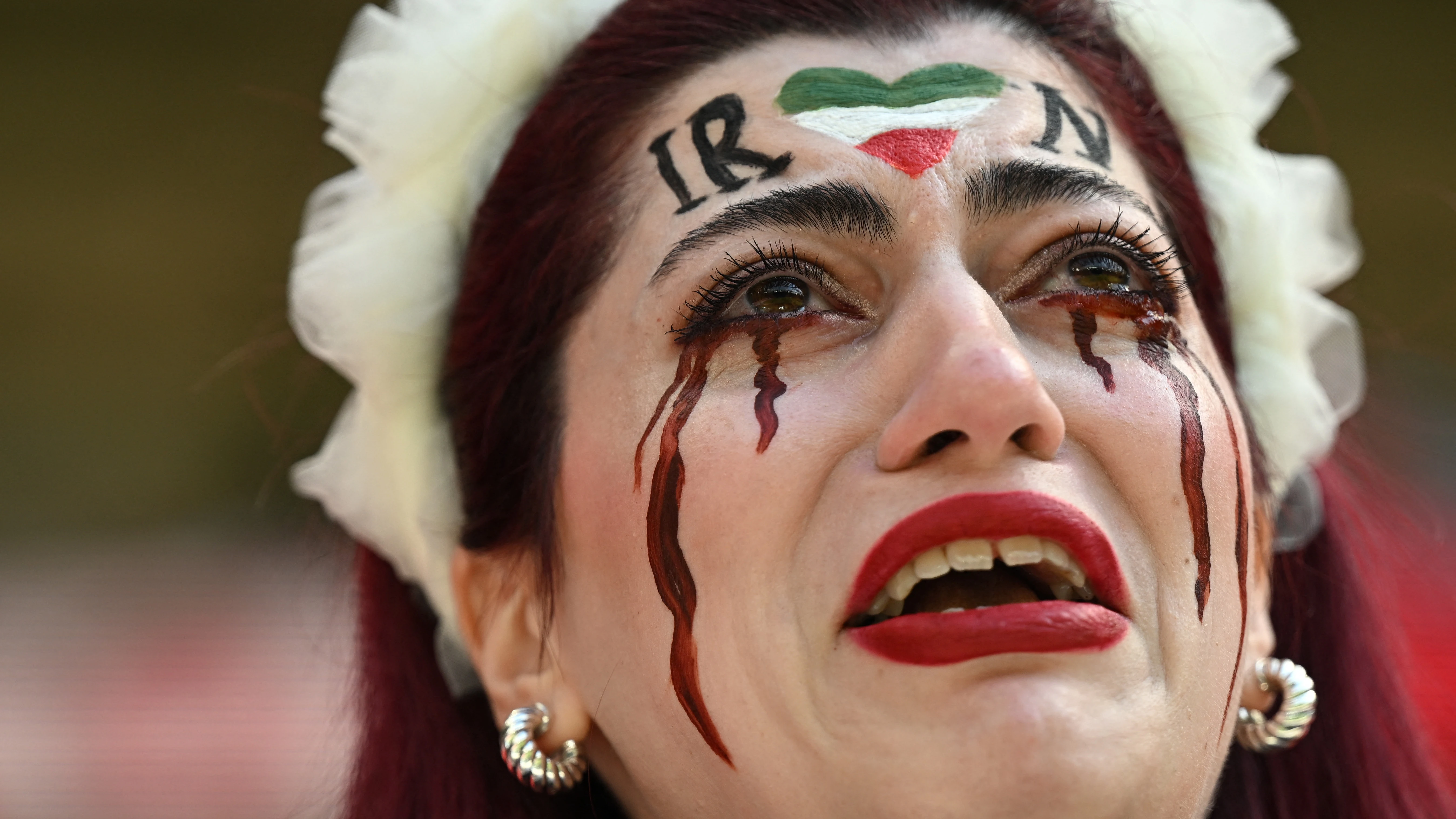 Una aficionada iraní protesta antes del Irán- Gales Una aficionada iraní protesta antes del Irán- Gales