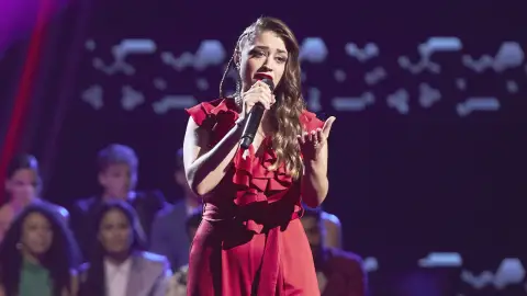 Ana González homenajea a Lola Flores cantando ‘A tu vera’ en ‘La Voz’ Ana González homenajea a Lola Flores cantando ‘A tu vera’ en ‘La Voz’