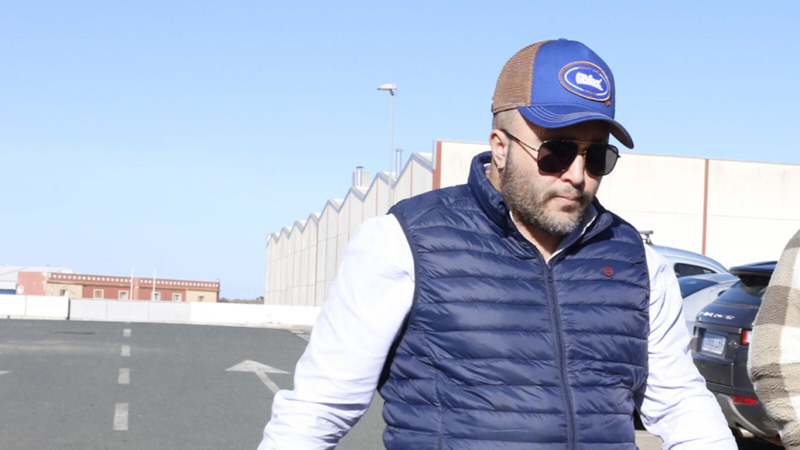 Kiko Rivera, muy afectado, llega al tanatorio para despedirse de su tío Bernardo Pantoja