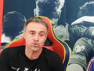 Luis Enrique junto a Rafael Pol en su canal de Twitch Luis Enrique junto a Rafael Pol en su canal de Twitch