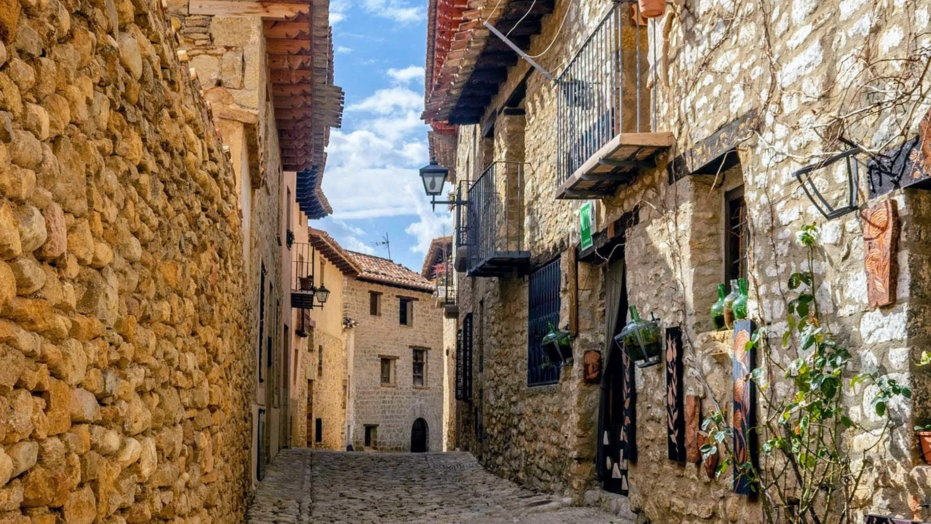 Una calle de un pueblo
