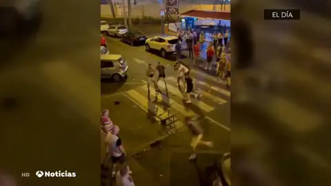 Una batalla campal en la Playa de las Américas (Tenerife) deja varios heridos Una batalla campal en la Playa de las Américas (Tenerife) deja varios heridos