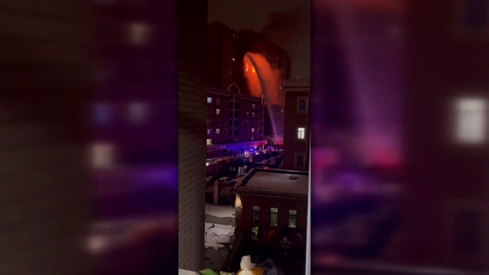 Una ciudad china retira las restricciones por covid-19 tras la muerte de 10 personas en un incendio