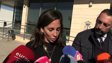 Primeras palabras de Anabel Pantoja tras la misa por la muerte de su padre: "Están conmigo"