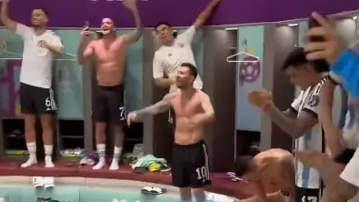 Los jugadores argentinos, con Messi a la cabeza, celebran por todo lo alto su victoria ante México Los jugadores argentinos, con Messi a la cabeza, celebran por todo lo alto su victoria ante México