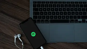 Imagen de archivo de un móvil con la app de Spotify Imagen de archivo de un móvil con la app de Spotify