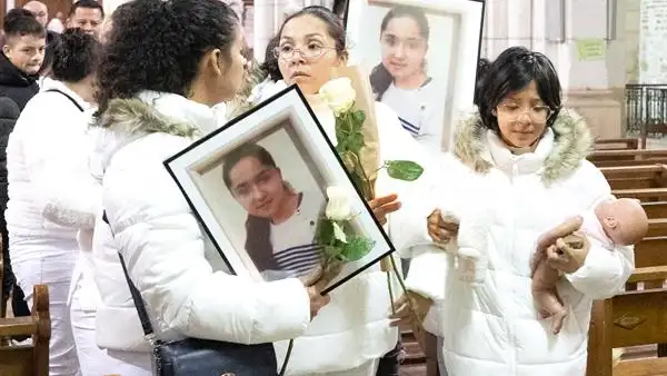 Imagen del acto religioso por Vanessa, la adolescente violada y asesinada en Francia