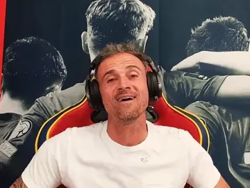 Luis Enrique, sonriente en su sexto 'streaming' Luis Enrique, sonriente en su sexto 'streaming'