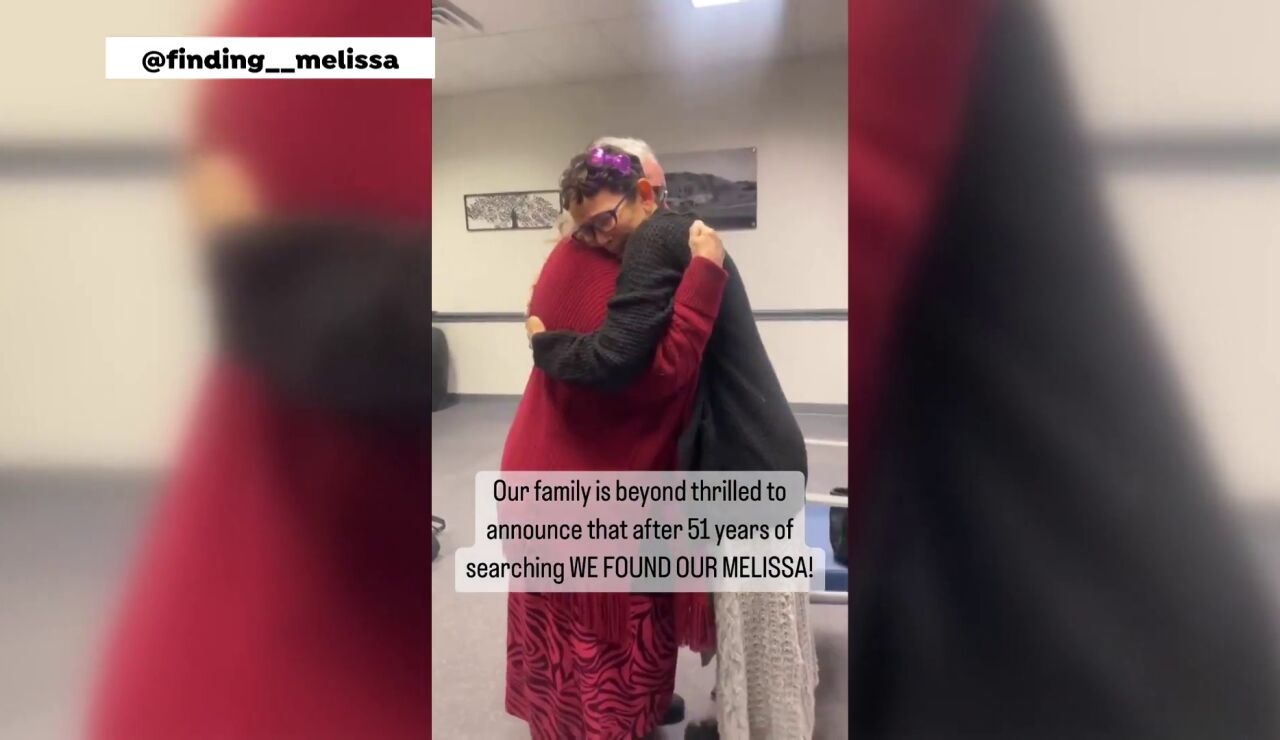 Una madre y su hija se reencuentran 50 años después