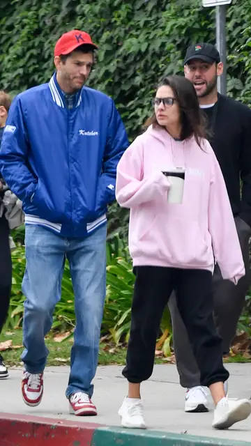 Mila Kunis y Ashton Kutcher Mila Kunis y Ashton Kutcher