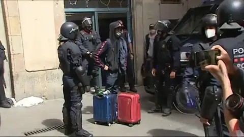 Una mafia 'okupa' gana 40.000 euros en 4 meses en Barcelona Una mafia 'okupa' gana 40.000 euros en 4 meses en Barcelona