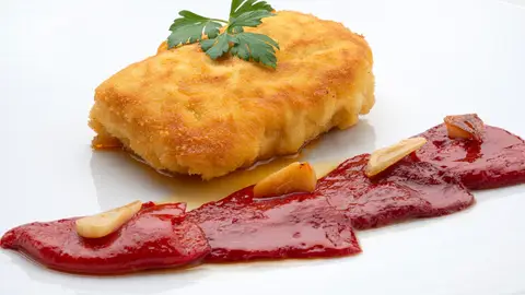 Receta de merluza villeroi con piquillos, de Karlos Arguiñano Receta de merluza villeroi con piquillos, de Karlos Arguiñano