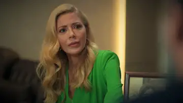 La mentira de Akif a Nebahat sobre Suzan: “Debió echarme algo en el café y me quedé dormido” La mentira de Akif a Nebahat sobre Suzan: “Debió echarme algo en el café y me quedé dormido”