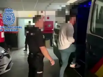 Detenido un hombre por provocar un incendio en un prostíbulo de Arrecife tras discutir con una trabajadora Detenido un hombre por provocar un incendio en un prostíbulo de Arrecife tras discutir con una trabajadora