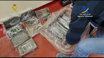 Intervenidos más de 5.000 kilos de cocaína camuflada en un contenedor procedente de Sudamérica Intervenidos más de 5.000 kilos de cocaína camuflada en un contenedor procedente de Sudamérica