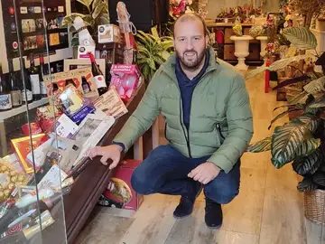 El dueño de la funeraria con la Cesta de Navidad El dueño de la funeraria con la Cesta de Navidad
