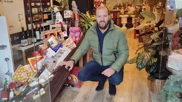 El dueño de la funeraria con la Cesta de Navidad El dueño de la funeraria con la Cesta de Navidad