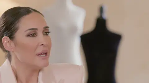 El orgullo de Vicky Martín Berrocal: “Mi padre me enseñó a vivir y mi madre a amar la moda” El orgullo de Vicky Martín Berrocal: “Mi padre me enseñó a vivir y mi madre a amar la moda”