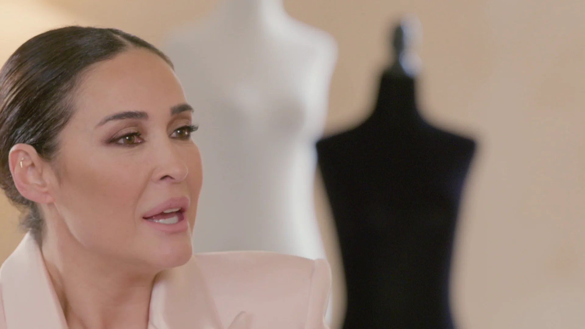 El orgullo de Vicky Martín Berrocal: “Mi padre me enseñó a vivir y mi madre a amar la moda” El orgullo de Vicky Martín Berrocal: “Mi padre me enseñó a vivir y mi madre a amar la moda”