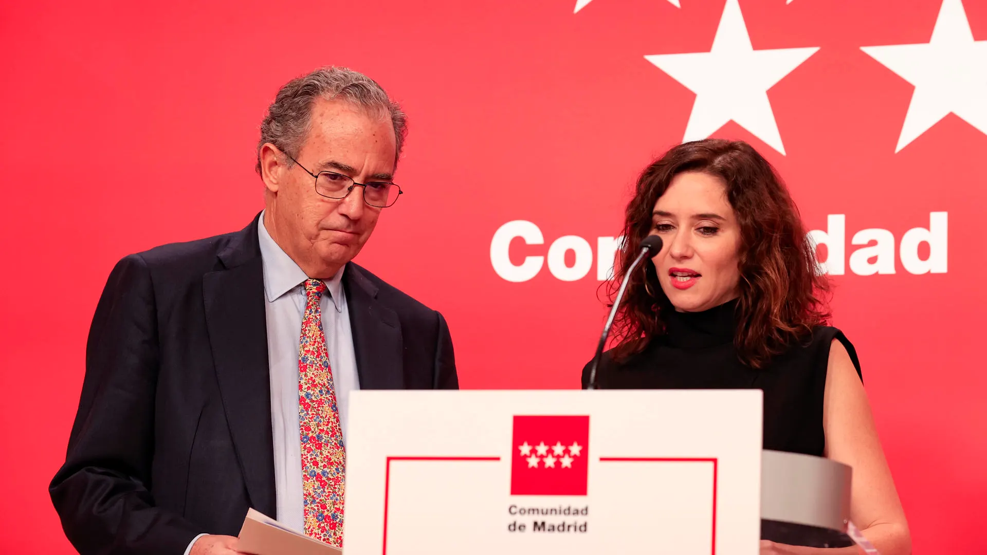 La presidenta de la Comunidad de Madrid, Isabel D&iacute;az Ayuso, junto al vicepresidente, Enrique Ossorio
