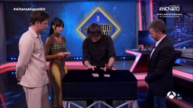 Aitana y Miguel Bernardeau pura compenetración con el truco de magia de Luis Piedrahita: 