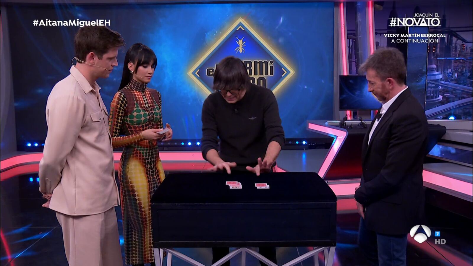 Aitana y Miguel Bernardeau pura compenetración con el truco de magia de Luis Piedrahita: 