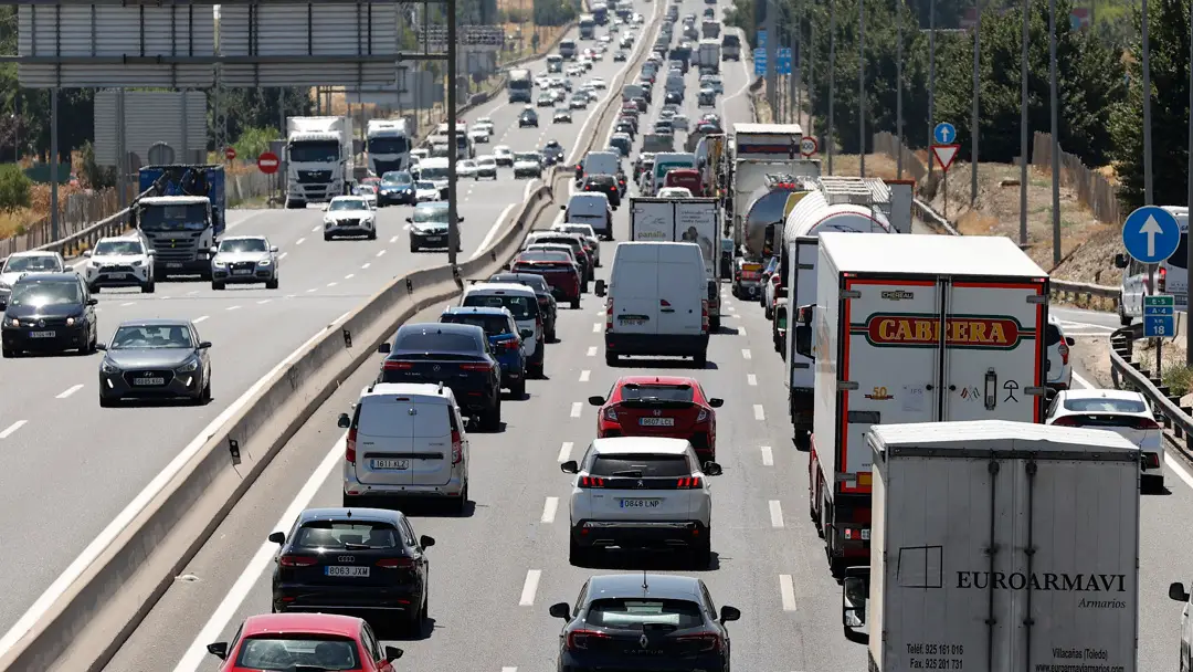 Tr&aacute;fico en la A-4 en Madrid, durante una operaci&oacute;n salida de agosto
