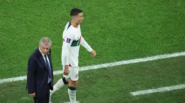 Cristiano Ronaldo abandona el campo tras ser sustituido en el minuto 65 ante Corea del Sur Cristiano Ronaldo abandona el campo tras ser sustituido en el minuto 65 ante Corea del Sur