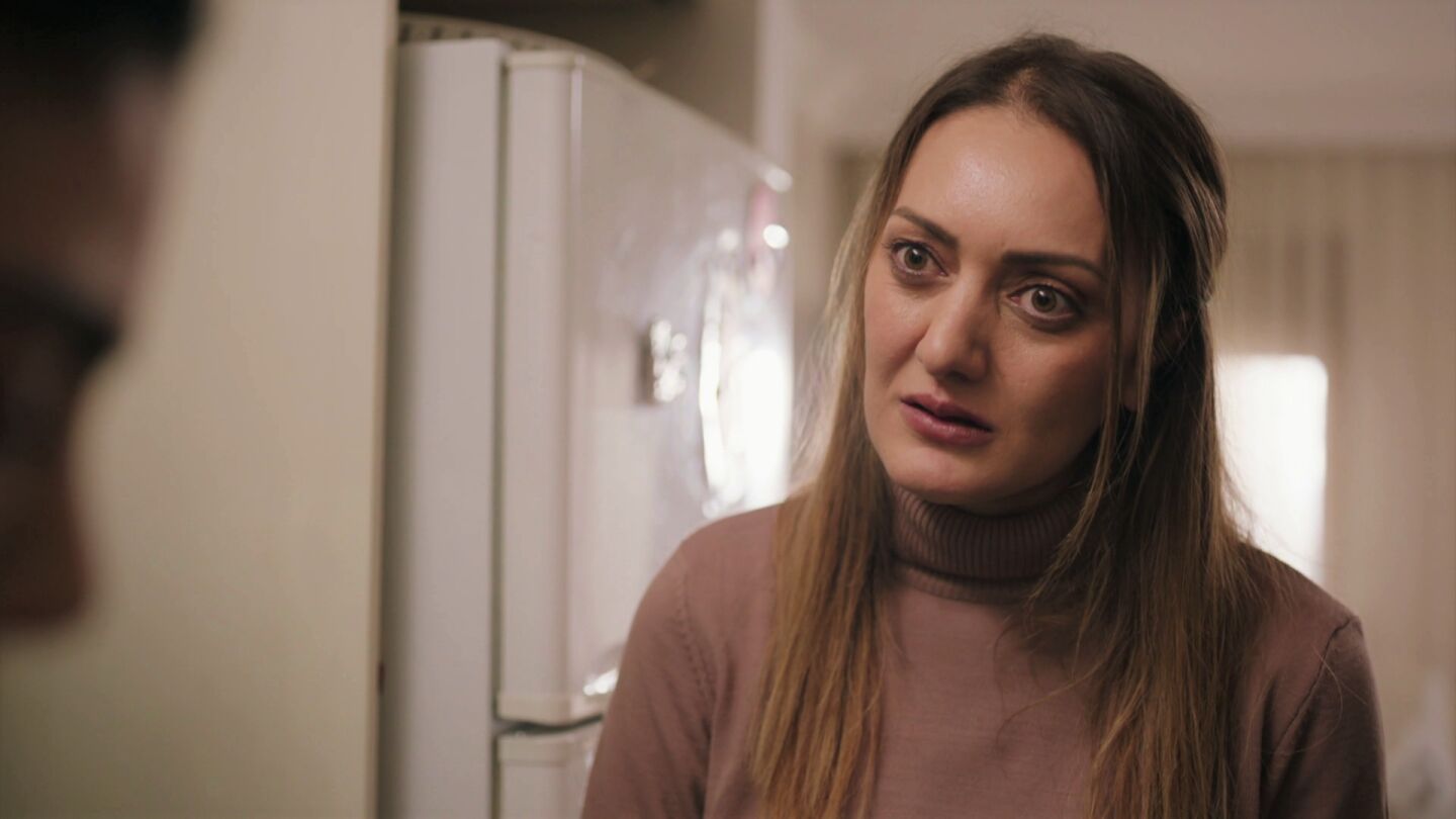 ¡Aylin, cara a cara con Zümrüt!: ¡Le confiesa que sabe que es la amante de su marido! 