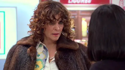 Nieves saca su peor faceta y arrincona a Manolita: “He dicho que te calles” Nieves saca su peor faceta y arrincona a Manolita: “He dicho que te calles”