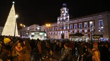 La Puerta del Sol de Madrid con gran afluencia de gente