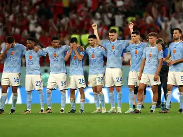 Los futbolistas de España durante la tanda de penaltis Los futbolistas de España durante la tanda de penaltis