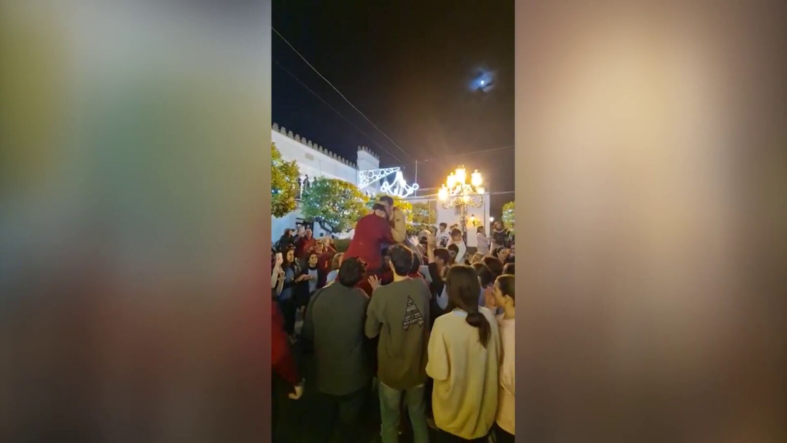 Un pasacalles contra la leucemia para ver sonreír a su hija en Sevilla: 