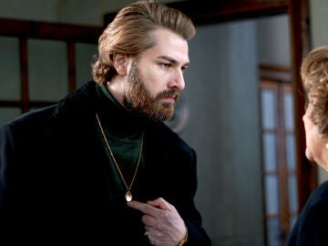 Fikret en el cap&iacute;tulo '121' de 'Tierra Amarga'. 