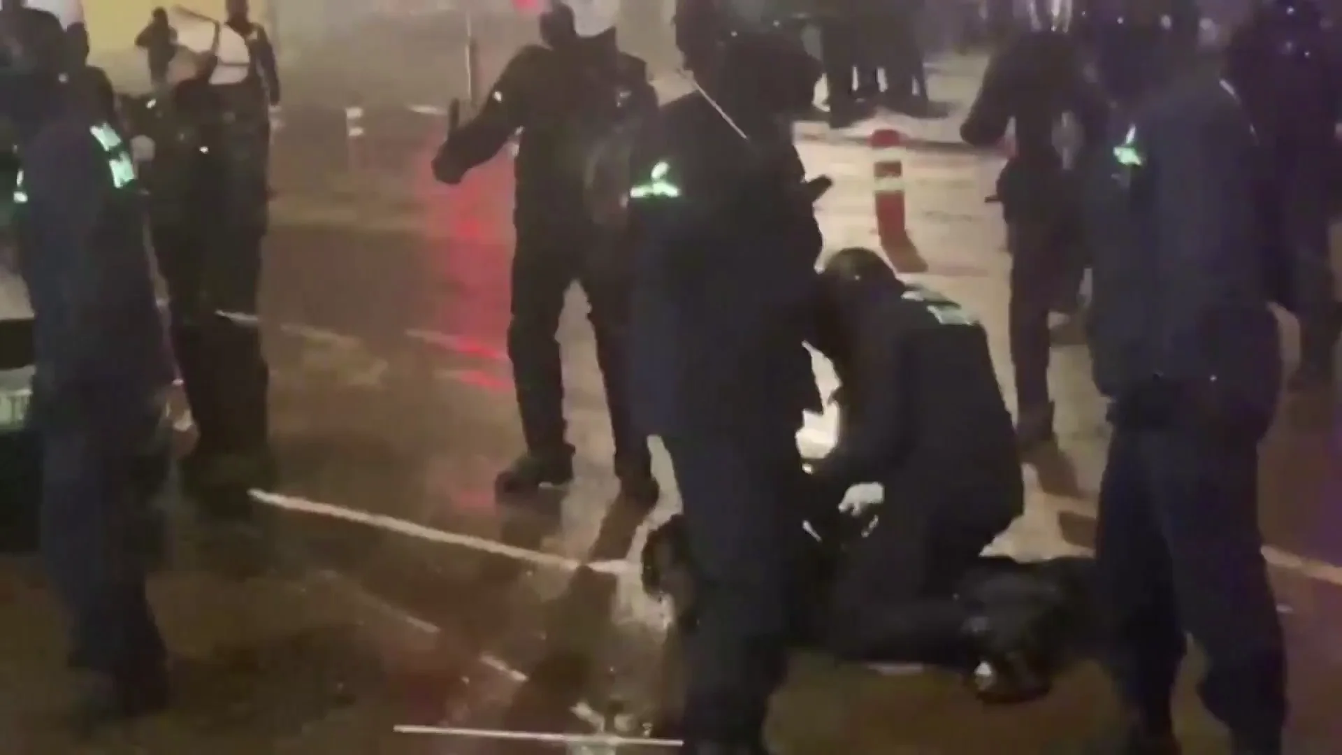 La Polic&iacute;a belga act&uacute;a contra algunos aficionados marroqu&iacute;es