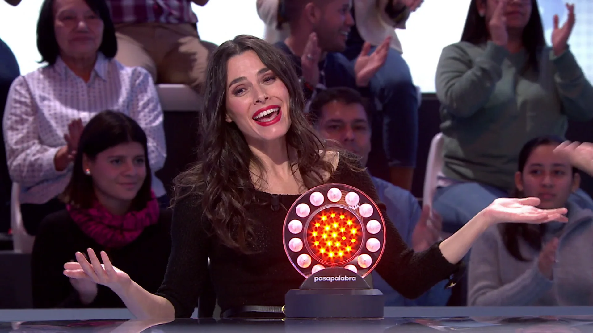 &iexcl;Llega la Navidad a &lsquo;Pasapalabra&rsquo;! Bego&ntilde;a Maestre da la campanada en &lsquo;La Pista&rsquo;