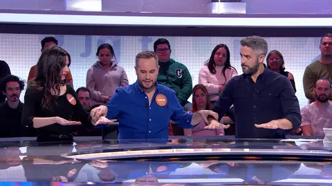 ¡Insólito! Jorge Blas sorprende demostrando la mágica conexión entre Roberto Leal y Begoña Maestre ¡Insólito! Jorge Blas sorprende demostrando la mágica conexión entre Roberto Leal y Begoña Maestre