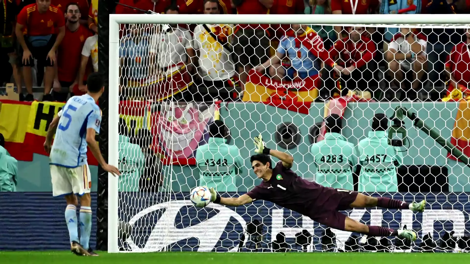 Busquets falla el penalti ante Bono