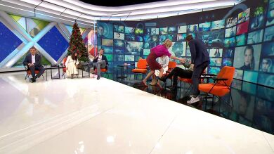 Susanna Griso tira un vaso de agua a Nando en pleno directo al pensar que es ropa inteligente