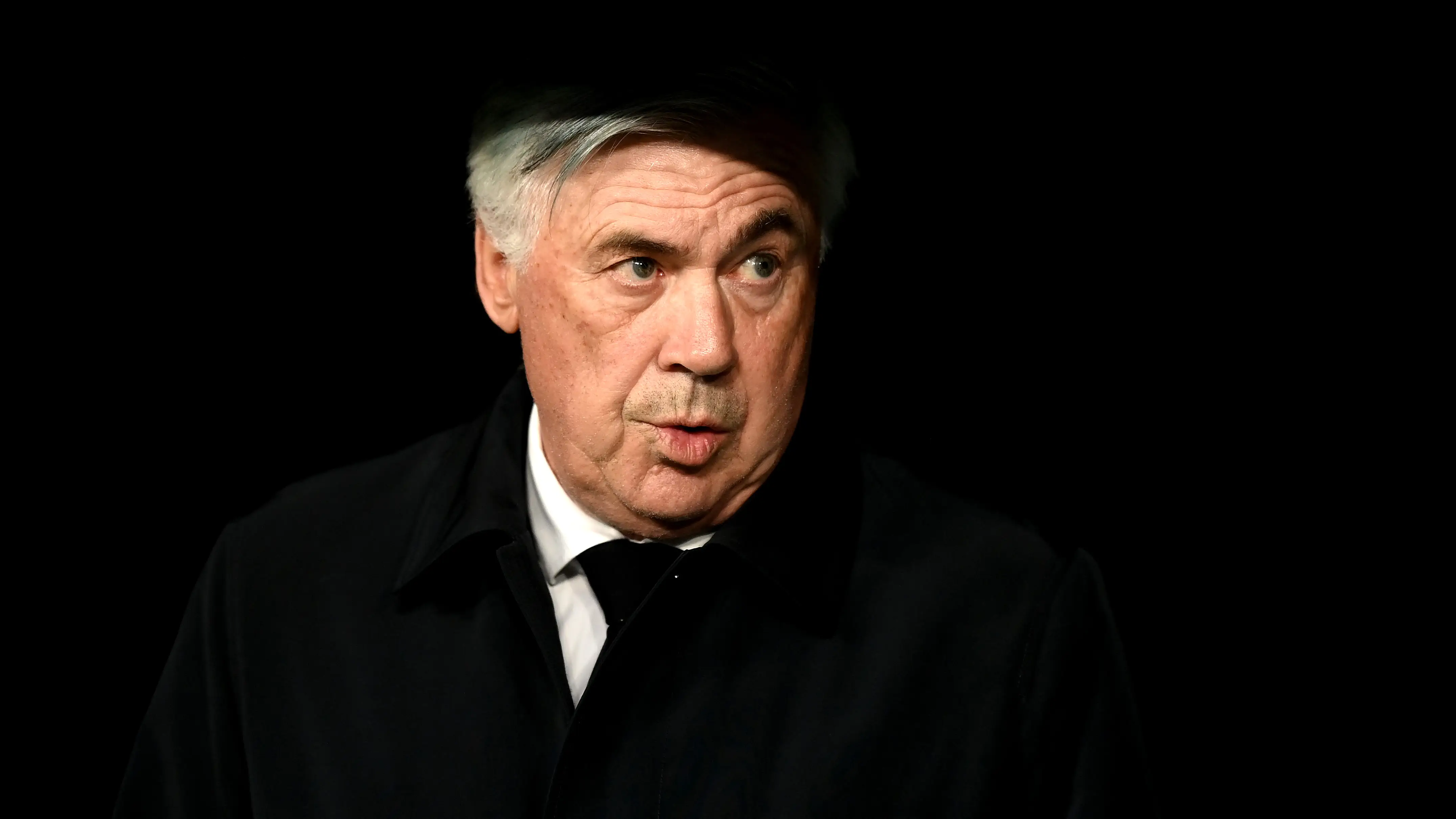Carlo Ancelotti en un partido con el Real Madrid