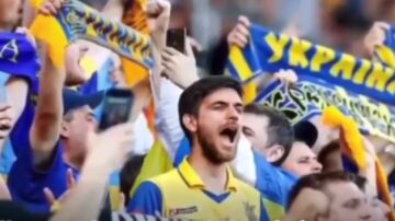 Aficionados ucranianos protagonizaron un escándalo en el Mundial