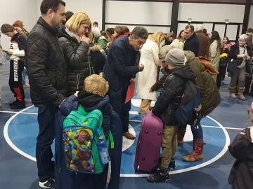 Llegan 53 menores ucranianos a Valencia